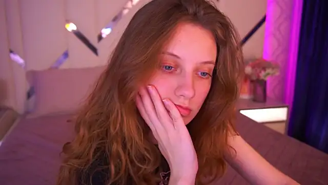CuteeFoxy online show from May 2026 12:57:01 PM