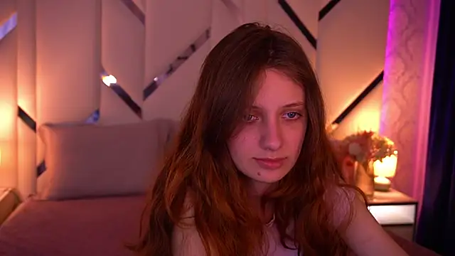 CuteeFoxy online show from May 2026 01:05:02 PM