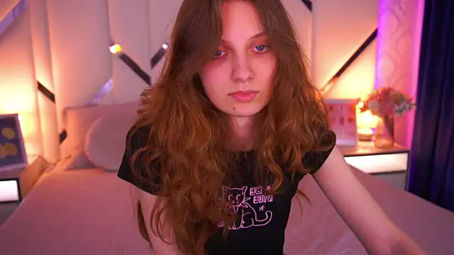 CuteeFoxy online show from May 2026 02:45:01 PM