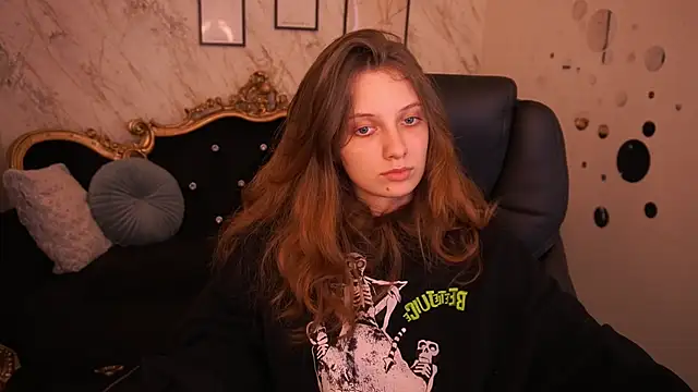 CuteeFoxy online show from May 2026 12:46:01 PM