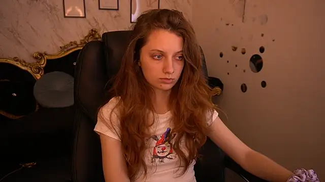 CuteeFoxy online show from June 2026 01:01:01 PM