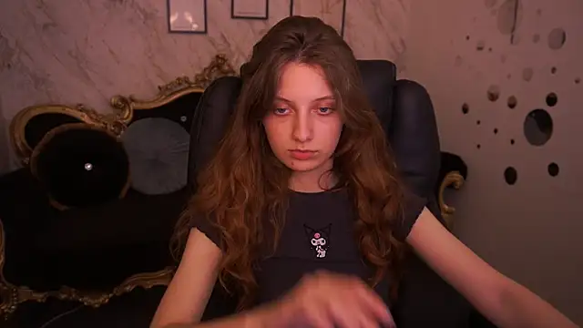 CuteeFoxy online show from June 2026 12:48:02 PM
