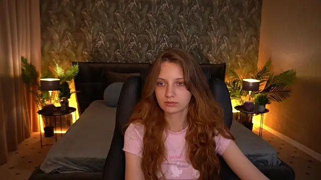 CuteeFoxy online show from June 2026 01:15:01 PM