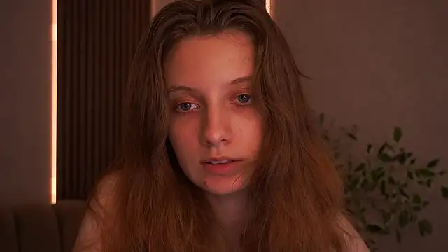 CuteeFoxy online show from July 2026 01:04:02 PM