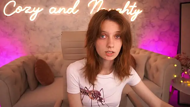 CuteeFoxy online show from August 2026 12:37:01 PM