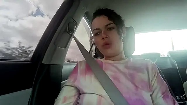 ali18of1 online show from April 2026 06:05:01 PM