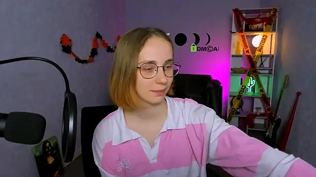 Snapshot of evalora_vei chatting on October 2025 06:50:02 AM evalora vei online show from October 2025 06:50:02 AM