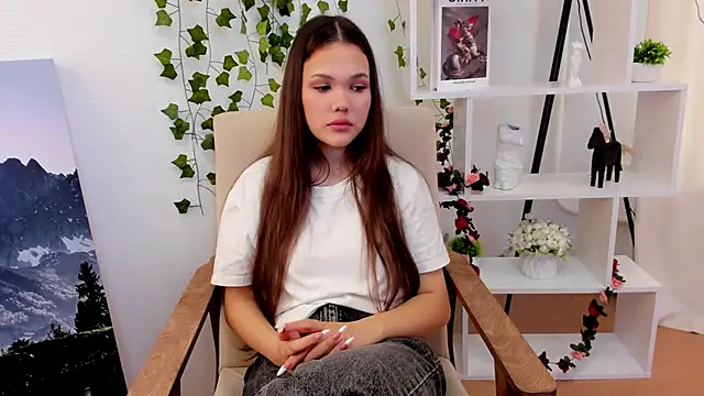 LynnaLowrance online show from October 2025 05:51:02 AM