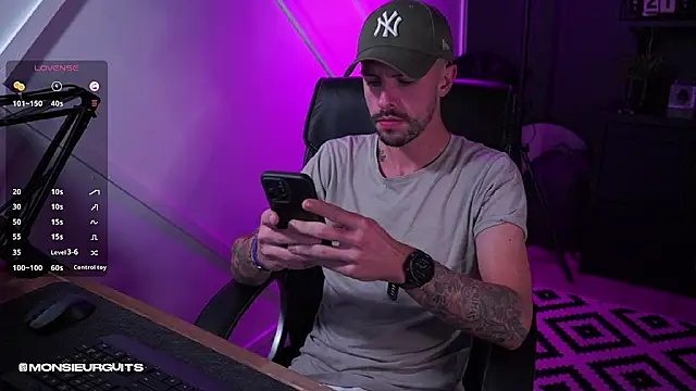 monsieurguitsxxx online show from November 2025 06:17:01 PM