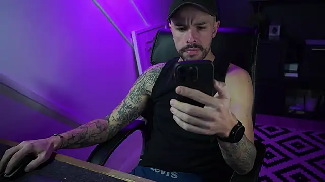 monsieurguitsxxx online show from November 2025 02:11:01 PM