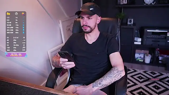 Snapshot of monsieurguitsxxx chatting on December 2025 01:19:01 PM monsieurguitsxxx online show from December 2025 01:19:01 PM