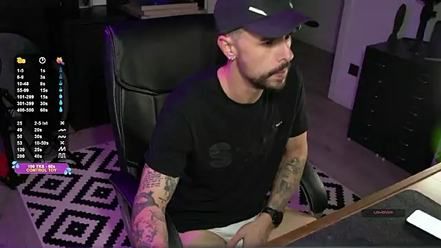 Snapshot of monsieurguitsxxx chatting on January 2026 05:40:01 PM monsieurguitsxxx online show from January 2026 05:40:01 PM