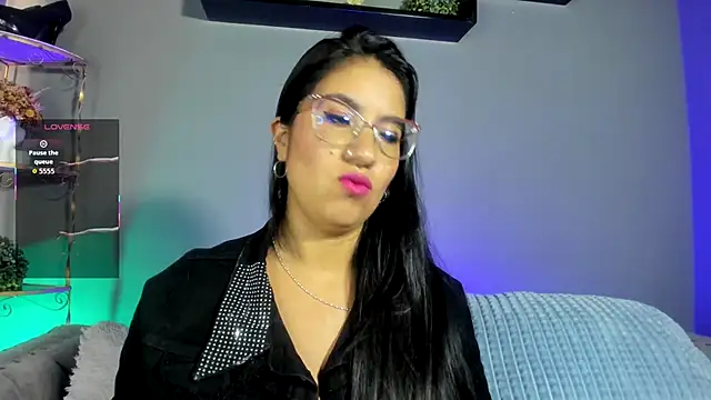 charlhot  online show from November 2025 12:38:01 PM