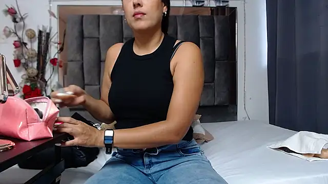 Salmma Milf online show from February 2026 11:42:01 AM