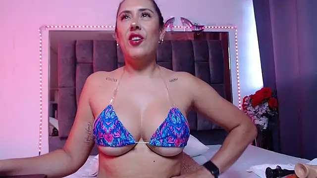 Snapshot of Salmma_Milf chatting on May 2026 11:59:01 AM Salmma Milf online show from May 2026 11:59:01 AM