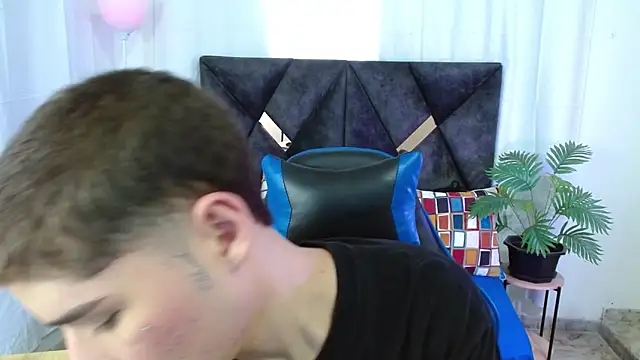 Snapshot of Mattass18 chatting on October 2025 01:24:02 PM Mattass18 online show from October 2025 01:24:02 PM