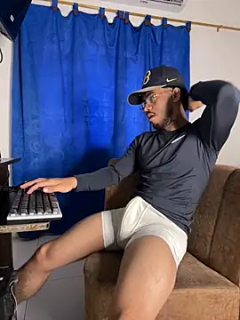 Kylian Alessandro online show from October 2025 11:42:01 AM