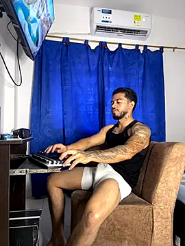 Kylian Alessandro online show from December 2025 06:26:02 PM