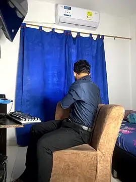 Kylian Alessandro online show from January 2026 01:27:02 PM