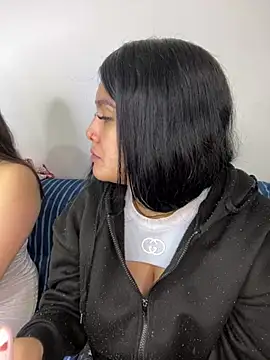 Snapshot of Mellani_luod chatting on June 2026 03:42:01 AM Mellani luod online show from June 2026 03:42:01 AM