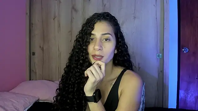 fernanda317 online show from April 2026 05:14:02 PM