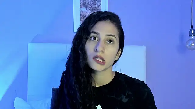Snapshot of fernanda317 chatting on July 2026 04:02:01 PM fernanda317 online show from July 2026 04:02:01 PM