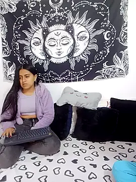 Snapshot of abby_n_emily chatting on October 2025 12:19:02 PM abby n emily online show from October 2025 12:19:02 PM