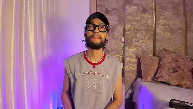 Liam Samderz online show from October 2025 11:47:01 AM