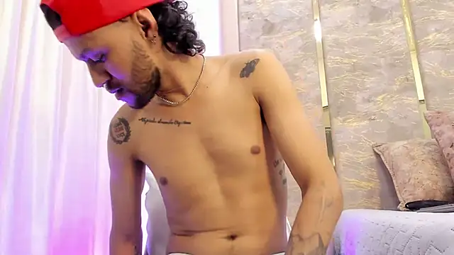 Liam Samderz online show from November 2025 02:41:01 PM