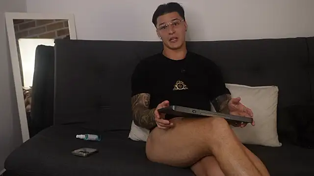 Dominick walker online show from February 2026 03:24:01 AM