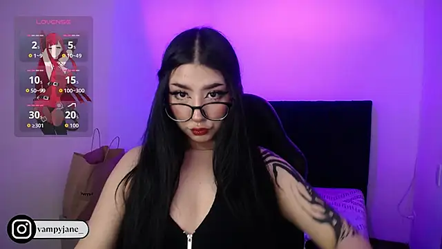 Snapshot of VamppyJane chatting on November 2025 02:33:01 AM VamppyJane online show from November 2025 02:33:01 AM