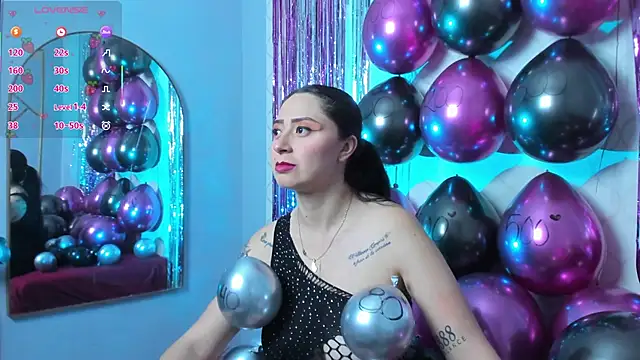 JuliethCruz  online show from February 2026 08:55:01 AM