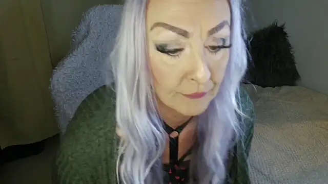 Snapshot of TheOGMiaMystique chatting on November 2025 05:15:01 PM TheOGMiaMystique online show from November 2025 05:15:01 PM