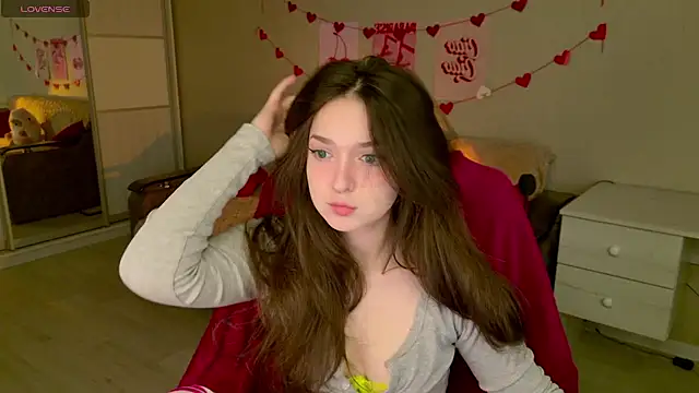 BellaSink online show from November 2025 05:29:01 AM