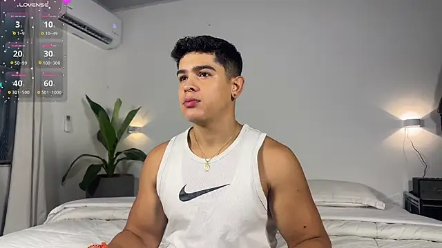 Snapshot of Scott_flintt chatting on November 2025 12:33:02 PM Scott flintt online show from November 2025 12:33:02 PM