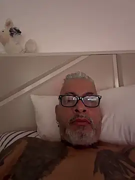 Snapshot of roygomez chatting on November 2025 03:27:02 AM roygomez online show from November 2025 03:27:02 AM