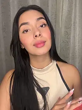 MiaSofia   online show from December 2025 11:34:02 PM