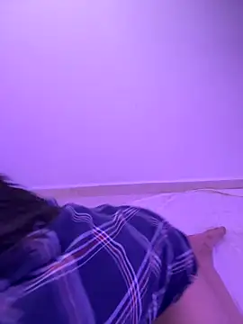 Snapshot of Lucianacuoper chatting on October 2025 08:20:01 PM Lucianacuoper online show from October 2025 08:20:01 PM