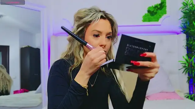 Snapshot of AriannaSins chatting on January 2025 01:14:01 PM AriannaSins online show from January 2025 01:14:01 PM