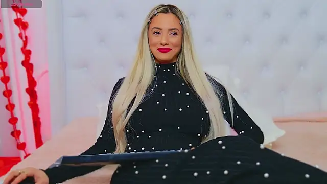 Snapshot of AriannaSins chatting on February 2025 04:24:02 PM AriannaSins online show from February 2025 04:24:02 PM