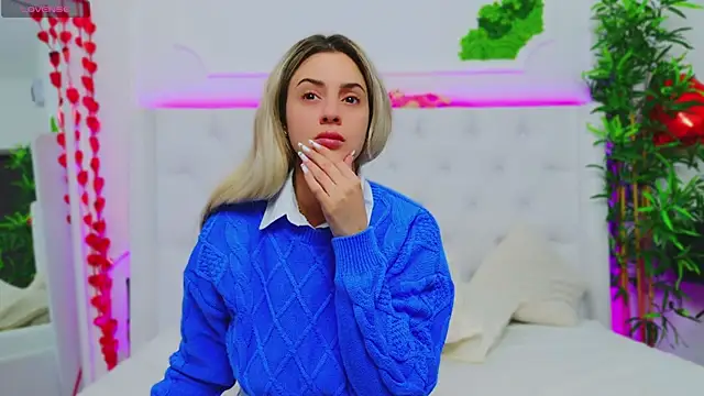 Snapshot of AriannaSins chatting on February 2025 02:03:02 PM AriannaSins online show from February 2025 02:03:02 PM