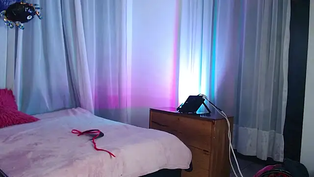 antonella rosecs online show from October 2025 04:37:02 AM