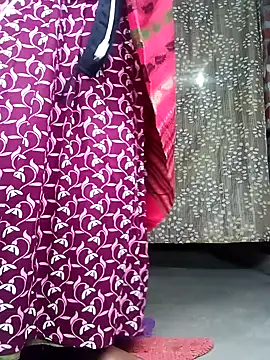 Snapshot of Rajni_chauhan chatting on November 2025 05:24:01 PM Rajni chauhan online show from November 2025 05:24:01 PM