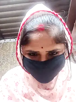 Snapshot of Rajni_chauhan chatting on November 2025 03:47:01 PM Rajni chauhan online show from November 2025 03:47:01 PM