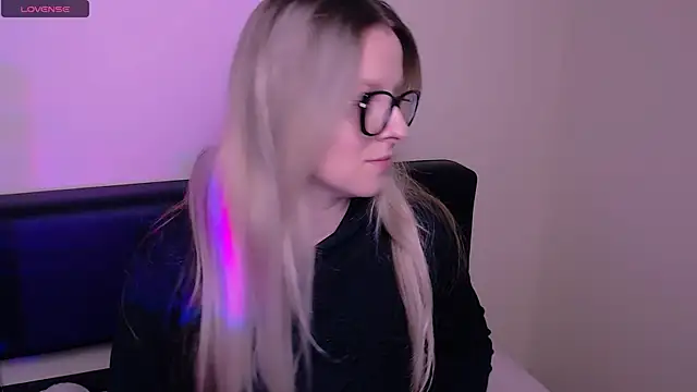 AllaLeomz online show from October 2025 06:47:01 AM