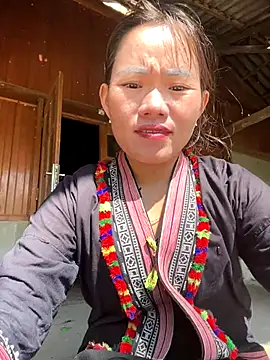 Saomai25 online show from December 2025 04:17:02 AM