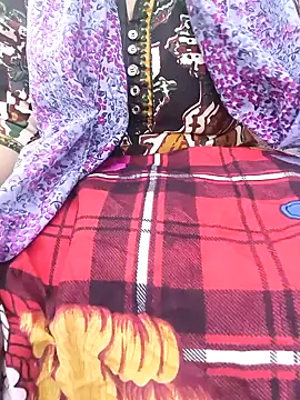 Anshika1431 online show from December 2025 08:18:01 AM