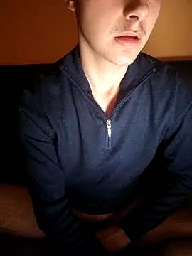 esmermoon online show from February 2026 02:05:02 AM