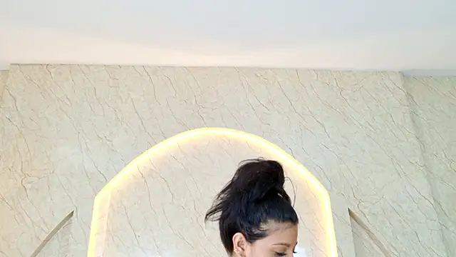Snapshot of Antonella_Russo1 chatting on May 2026 01:39:01 PM Antonella Russo1 online show from May 2026 01:39:01 PM