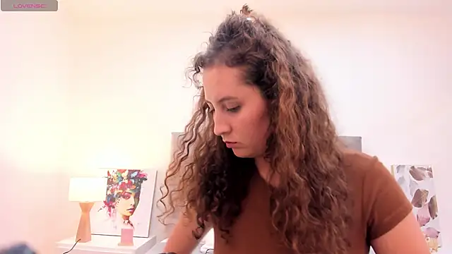 Snapshot of SharonMartini chatting on October 2025 11:43:01 PM SharonMartini online show from October 2025 11:43:01 PM